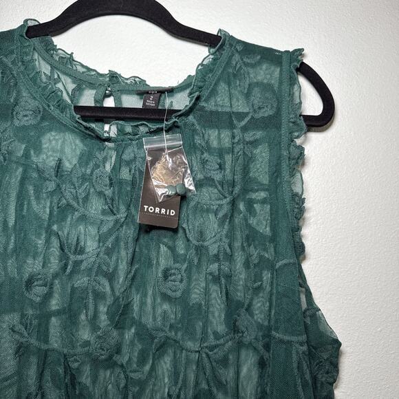Torrid Sleeveless Sheer Lace Green Tank Size 2 Romantic Pretty Holiday NWT - Picture 2 of 5